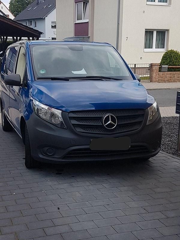 Blau Gebraucht 2015 Mercedes Vito Van / Kleinbus | 9.250 € (Superpreis) - Bild 1/4
