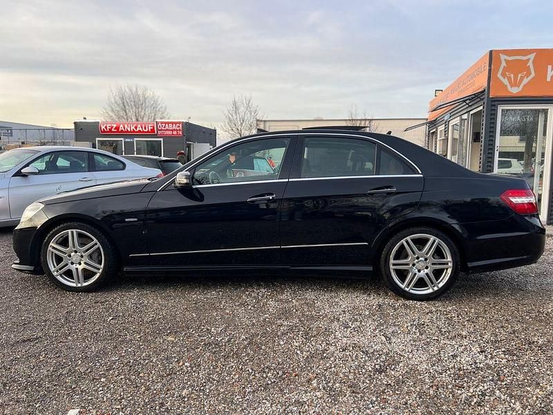 Gebraucht Mercedes E350 Avantgarde 265 PS (194 kW) 2012 Schwarz Limousine