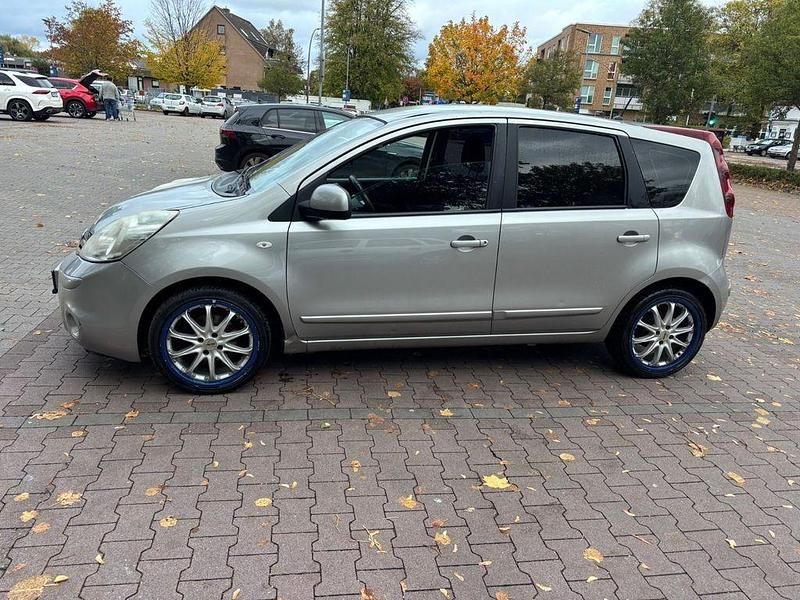 Second-hand Nissan Note Acenta 103 CP (75 kW) 2011 Argintiu Hatchback