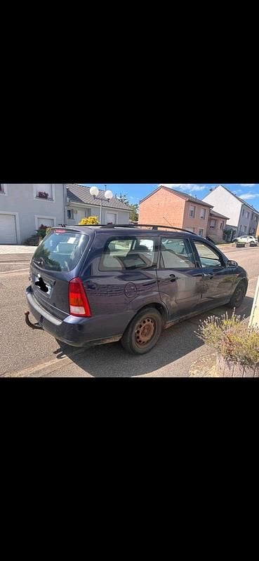 Gebraucht Ford Focus 90 PS (66 kW) 2002 Blau Kombi