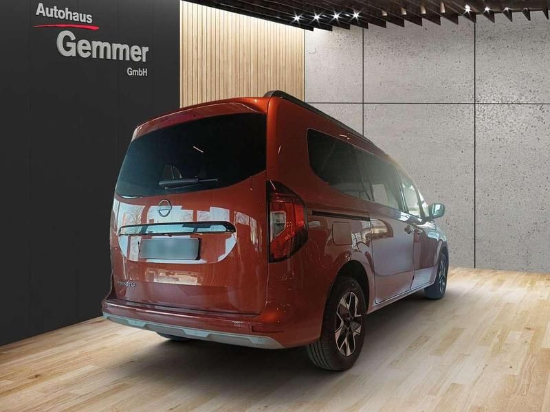 Neu Nissan Townstar Tekna 131 PS (96 kW) 2025 Terracotta brun Kombi
