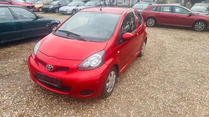 Rot Gebraucht 2012 Toyota Aygo Edition Kleinwagen | 1.800 € (Guter Preis) - Bild 1/4