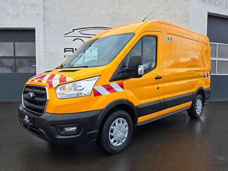 Gebraucht Ford Transit 131 PS (96 kW) 2021 Orange Van / Kleinbus