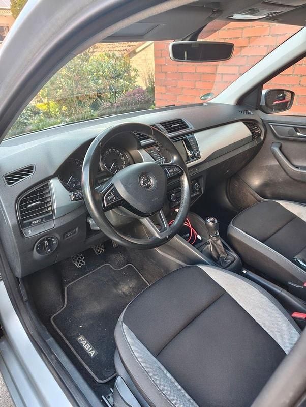 Gebraucht Skoda Fabia Ambition 105 PS (77 kW) 2016 Silber Kleinwagen