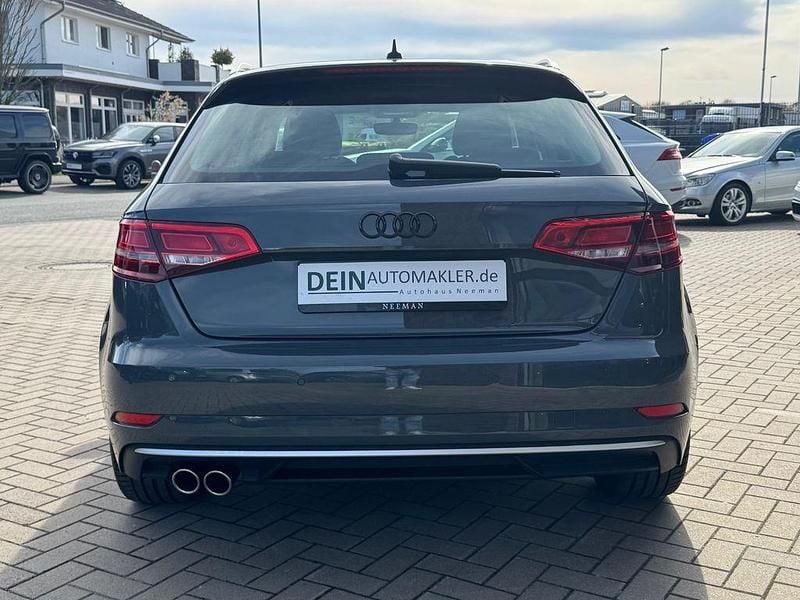 Gebraucht Audi A3 Sport 150 PS (110 kW) 2019 Grau Limousine