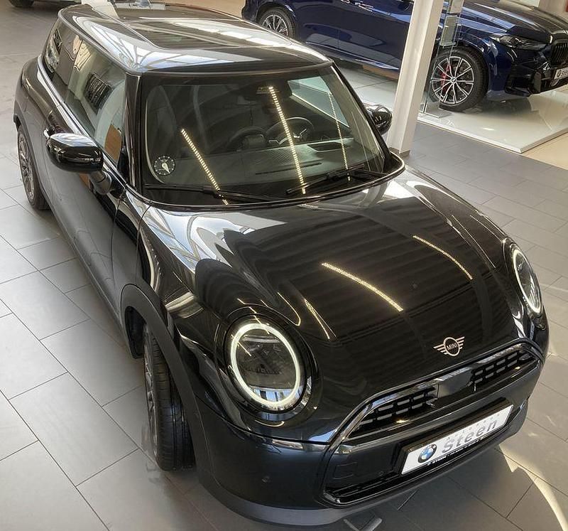 Usata Mini Cooper Classic 156 CV (114 kW) 2024 Nero Utilitaria