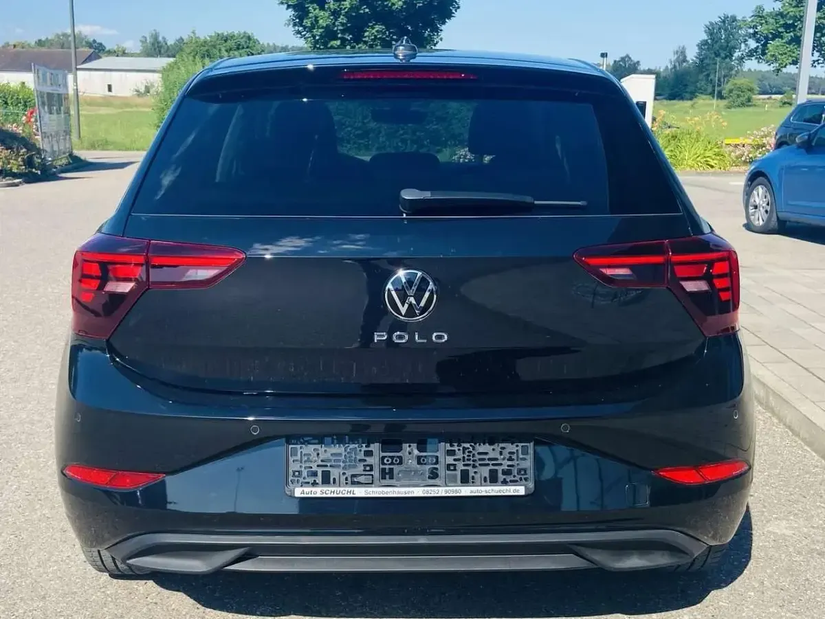 Gebraucht VW Polo Active 95 PS (69 kW) 2023 Schwarz Kleinwagen