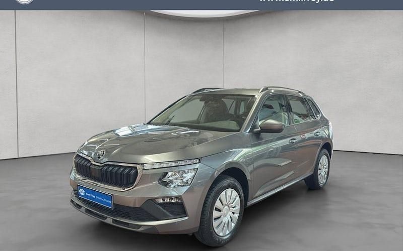 Grau Neu 2025 Skoda Kamiq Essence SUV | 24.900 € (Teuer) - Bild 1/4