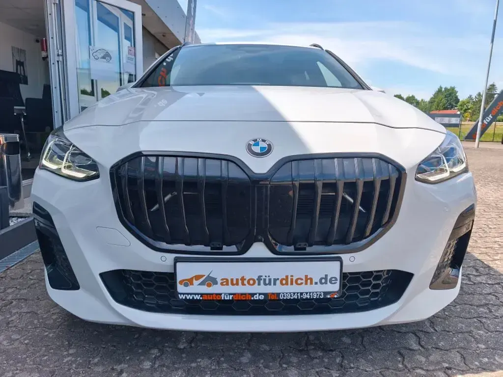 Gebraucht BMW 223 Active Tourer M Sport 218 PS (160 kW) 2024 Weiß Van / Kleinbus