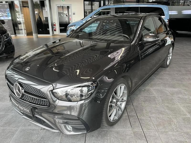 Gebraucht Mercedes E220 AMG 194 PS (142 kW) 2020 Andere Limousine