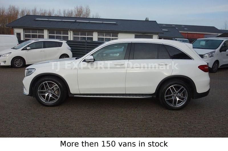 Gebraucht Mercedes GLC350 Sportline 258 PS (189 kW) 2018 Weiß Van / Kleinbus