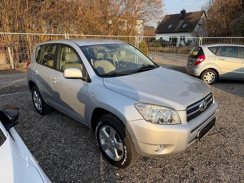 Gebraucht Toyota RAV4 Executive 152 PS (111 kW) 2008 Silber SUV