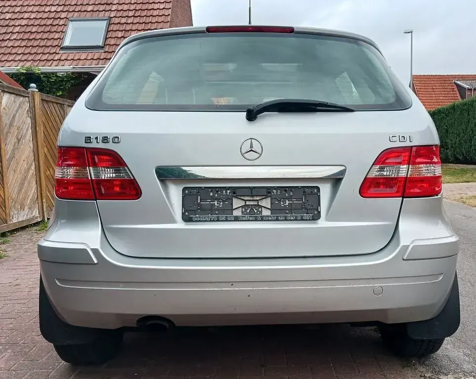 Gebraucht Mercedes B180 109 PS (80 kW) 2005 Silber Van / Kleinbus