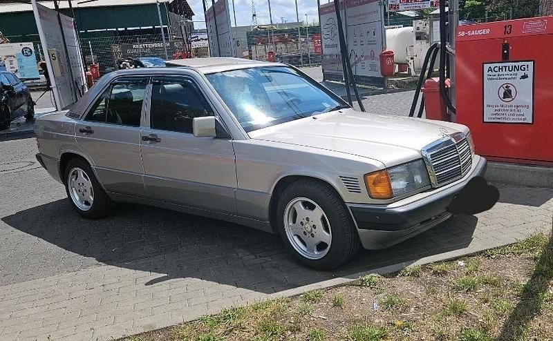 Gebraucht Mercedes 190 126 PS (92 kW) 1993 Grau Limousine