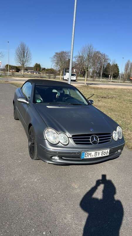 Grau Gebraucht 2003 Mercedes CLK240 Cabrio | 2.750 € (Superpreis) - Bild 1/4