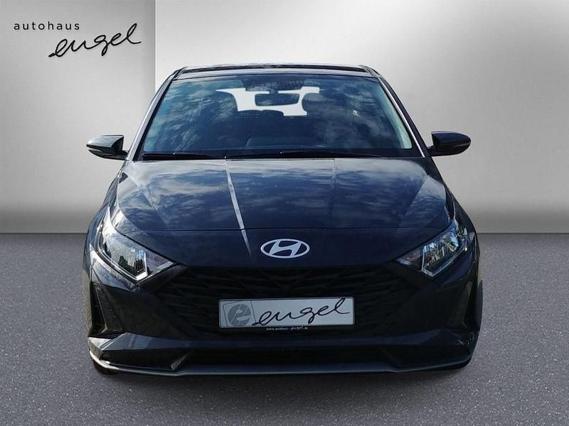 Neu Hyundai i20 Select 79 PS (58 kW) 2025 Grau Limousine