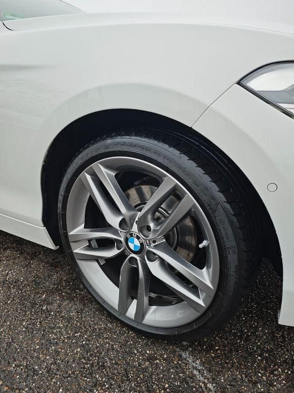 Gebraucht BMW 120 Advantage 184 PS (135 kW) 2018 Weiß Kleinwagen