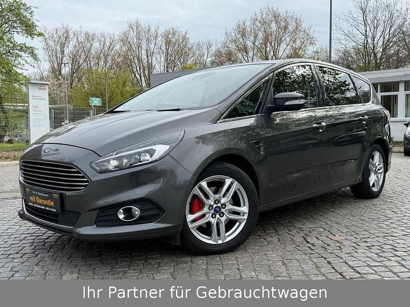 Second-hand Ford S-MAX Titanium 209 CP (153 kW) 2016 Gri Monovolum