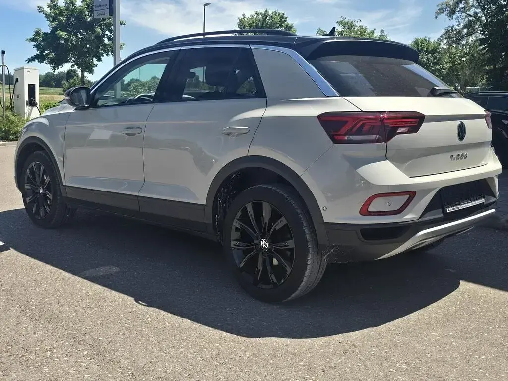 Gebraucht VW T-Roc Active 150 PS (110 kW) 2023 Grau SUV