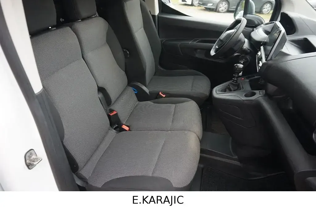 Gebraucht Peugeot Partner Premium 110 PS (80 kW) 2021 Weiß Van / Kleinbus