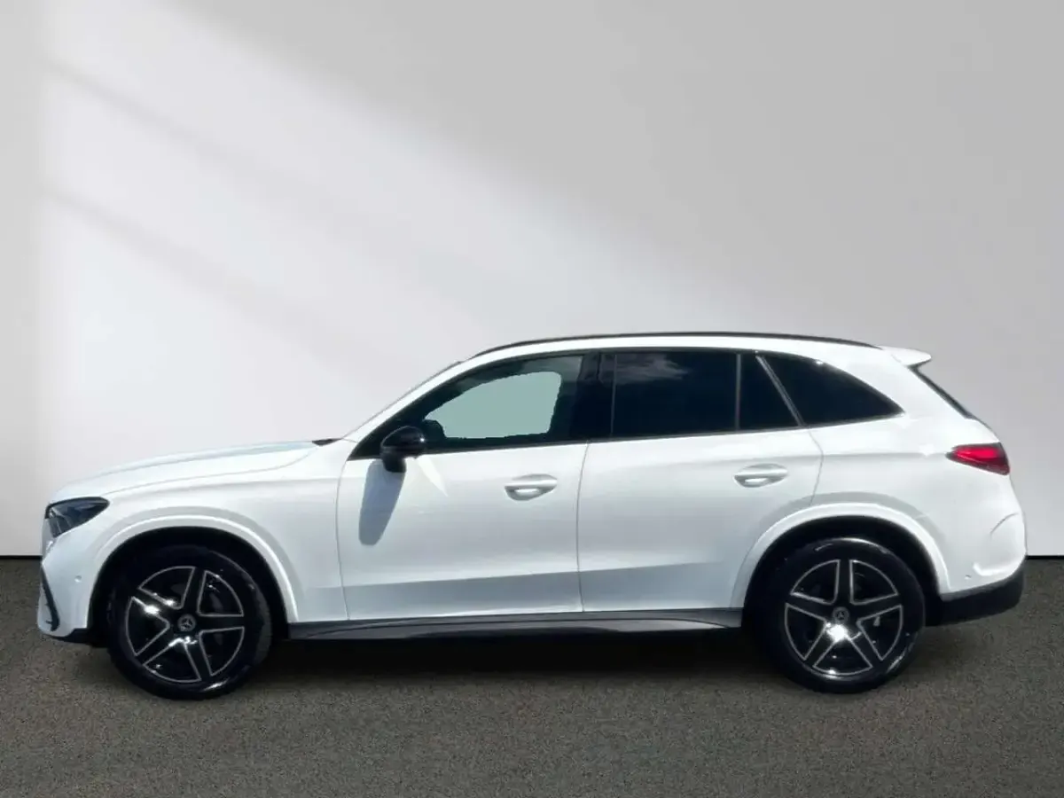 Gebraucht Mercedes GLC200 AMG line 204 PS (150 kW) 2025 Weiß SUV