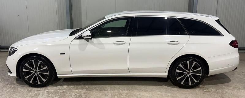 Gebraucht Mercedes E300 306 PS (225 kW) 2020 Weiß Kombi