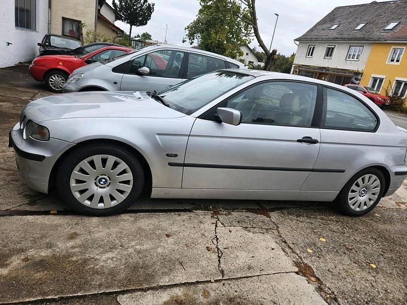 Gebraucht BMW 318 143 PS (105 kW) 2002 Silber Coupé
