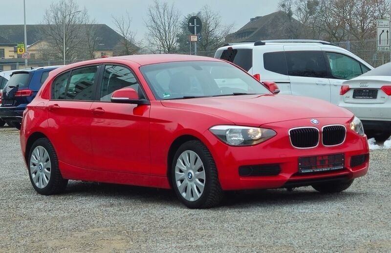 Rot Gebraucht 2011 BMW 116 Kleinwagen | 4.990 € (Guter Preis) - Bild 1/4