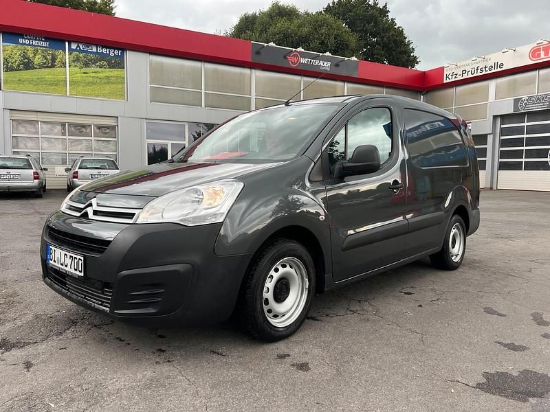 Grau Gebraucht 2016 Citroën Berlingo Van / Kleinbus | 3.800 € (Superpreis) - Bild 1/4