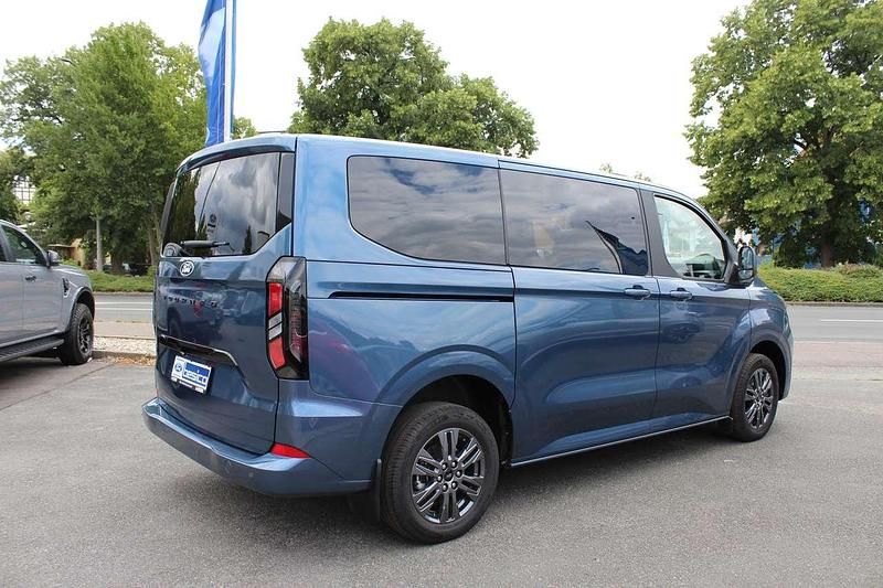 Gebraucht Ford Tourneo Titanium 150 PS (110 kW) 2024 Blau Van / Kleinbus