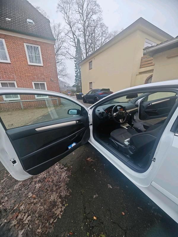 Gebraucht Opel Astra Cabriolet 90 PS (66 kW) 2008 Weiß Cabrio