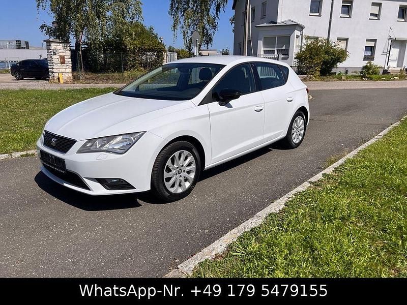 Weiß Gebraucht 2012 Seat Leon Style Limousine | 5.490 € (Etwas zu teuer) - Bild 1/4