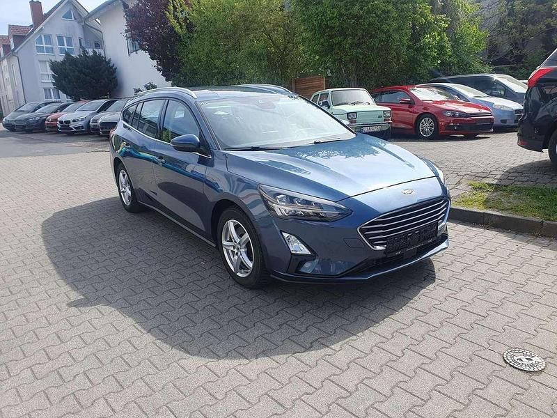 Gebraucht Ford Focus Cool & Connect 120 PS (88 kW) 2020 Chromablau metallic Kombi