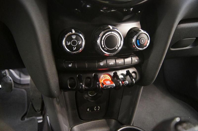 Usado Mini ONE 75 HP (55 kW) 2016 Branco Citadino