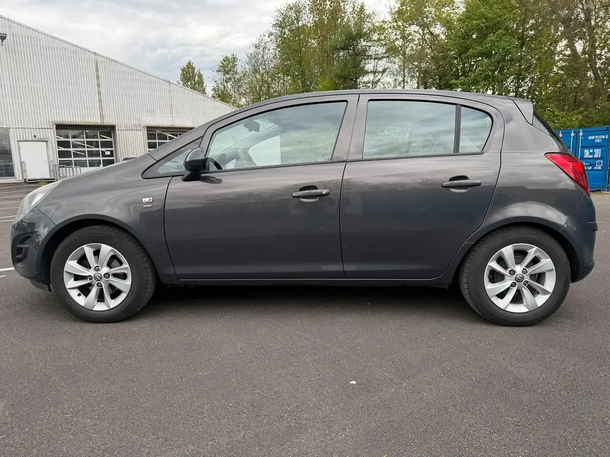 Gebraucht Opel Corsa Energy 69 PS (50 kW) 2014 Schwarz Kleinwagen