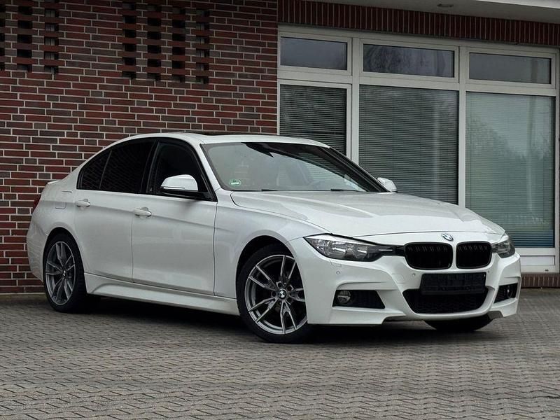 Gebraucht BMW 318 Shadowline 150 PS (110 kW) 2016 Alpinweiss iii Limousine