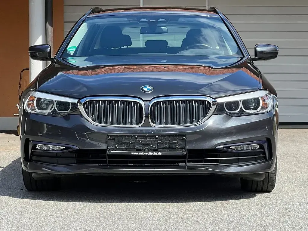 Gebraucht BMW 520 Sport Line 190 PS (139 kW) 2017 Grau Limousine