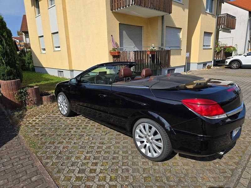 Gebraucht Opel Astra Cabriolet 140 PS (102 kW) 2008 Schwarz Cabrio