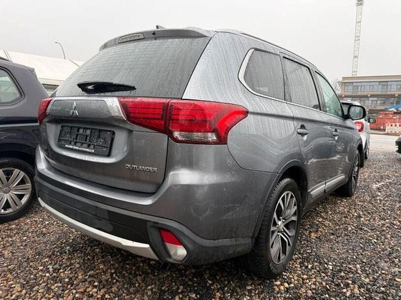 Gebraucht Mitsubishi Outlander Edition 150 PS (110 kW) 2017 Grau SUV
