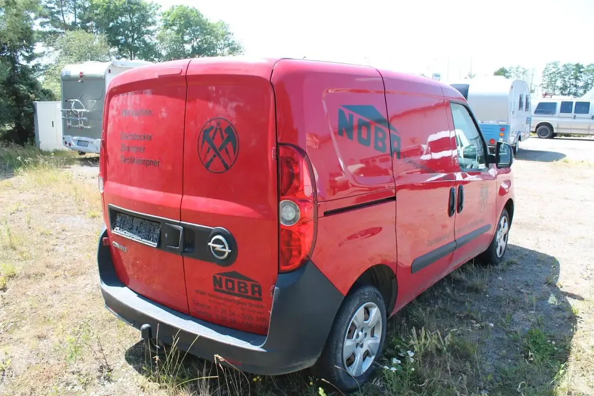 Gebraucht Opel Combo 90 PS (66 kW) 2014 Rot Van / Kleinbus