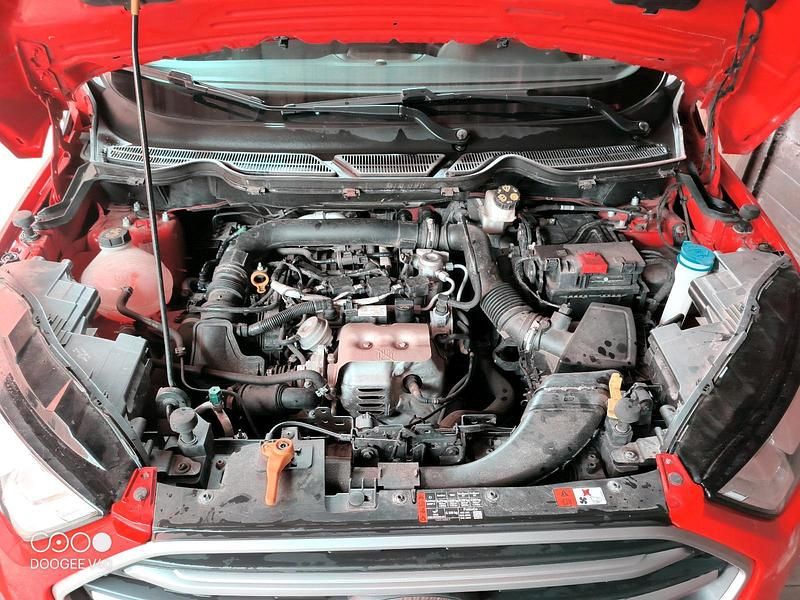 Rot Gebraucht 2018 Ford Ecosport SUV | 9.000 € - Bild 1/4