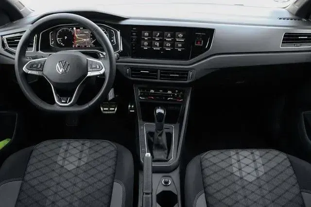 Gebraucht VW Taigo R-line 116 PS (85 kW) 2025 Reflexsilber schwarz SUV