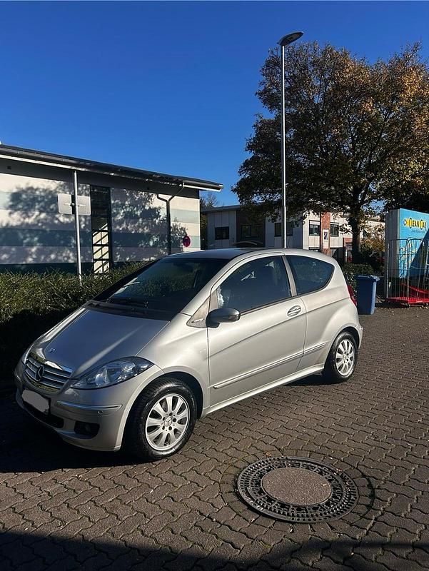 Silber Gebraucht 2008 Mercedes A170 Elegance Limousine | 4.950 € (Fairer Preis) - Bild 1/4