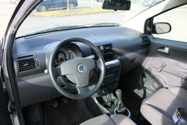 Gebraucht VW Fox 54 PS (39 kW) 2007 Silber metallic Kleinwagen