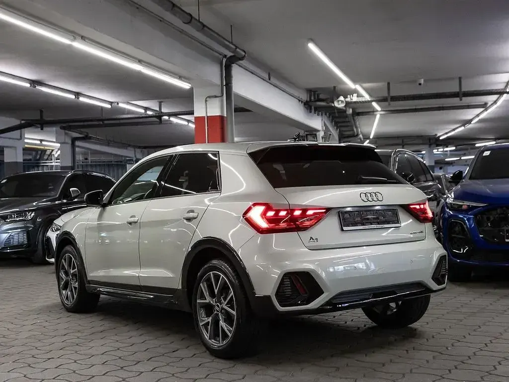 Gebraucht Audi A1 Ambiente 110 PS (80 kW) 2023 Silber SUV