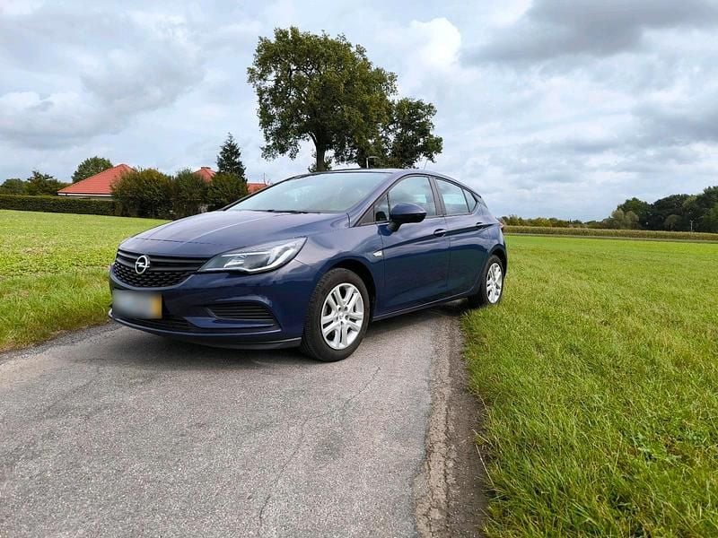 Gebraucht Opel Astra 100 PS (73 kW) 2018 Blau Limousine
