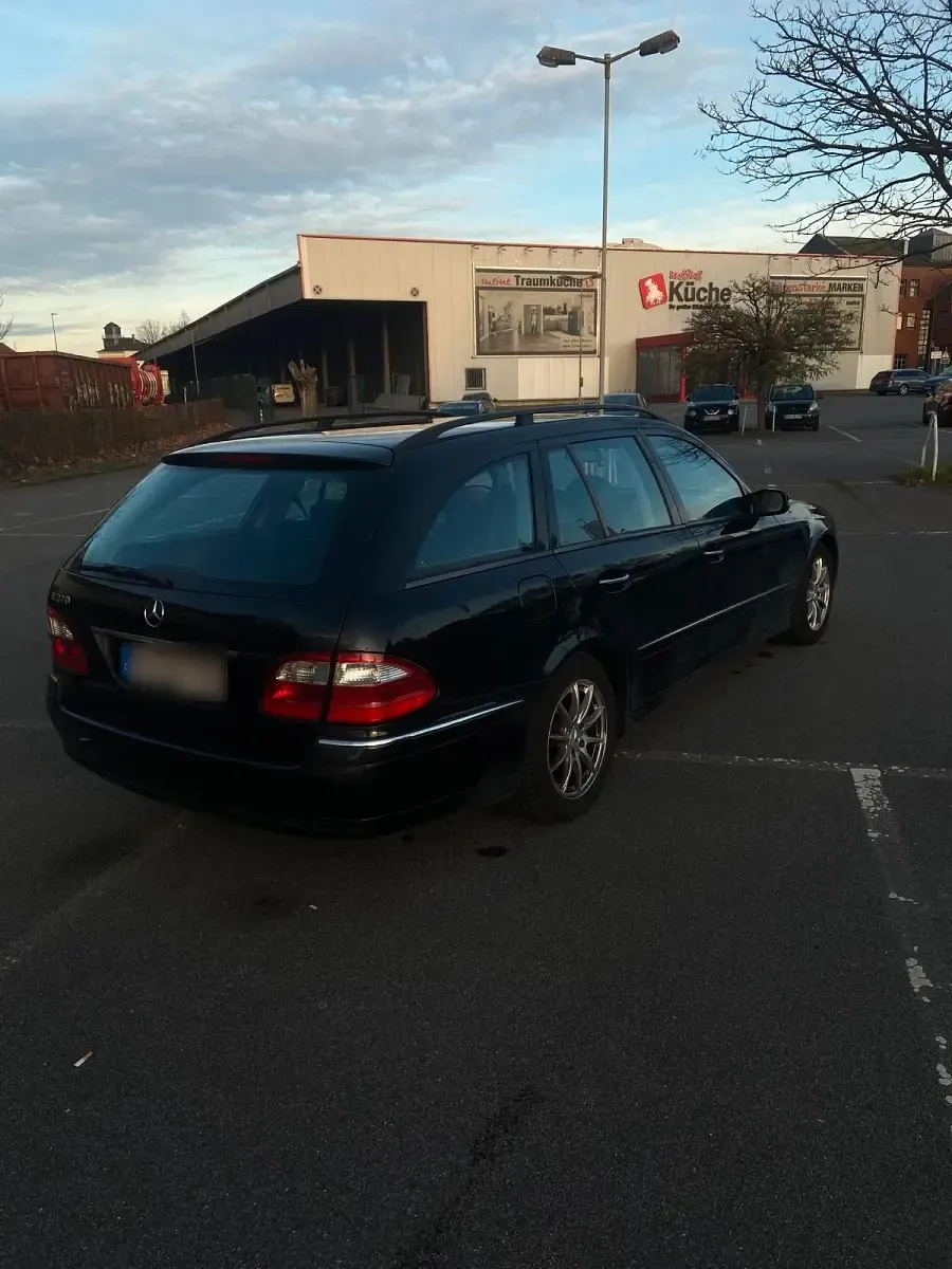 Gebraucht Mercedes E270 177 PS (130 kW) 2003 Schwarz Kombi