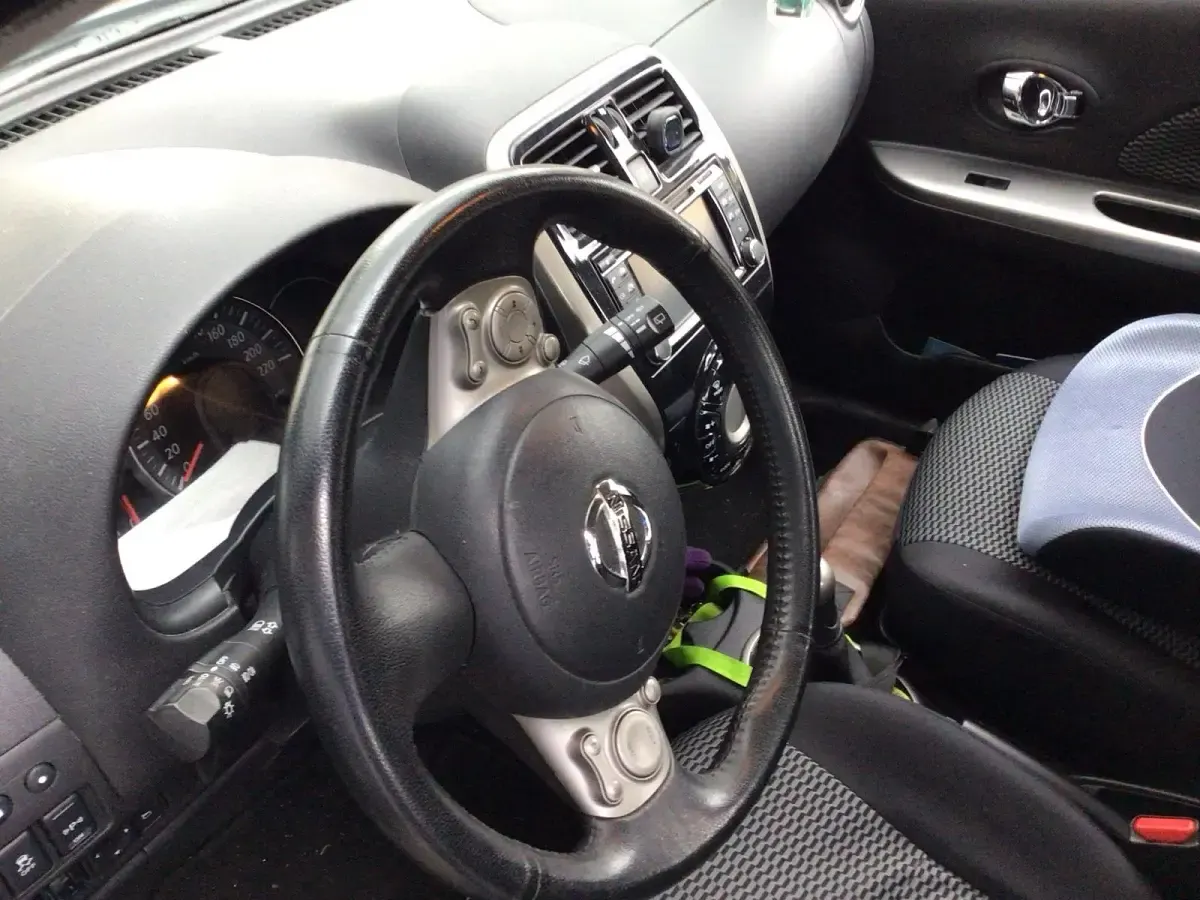 Gebraucht Nissan Micra 80 PS (58 kW) 2013 Grau Kleinwagen
