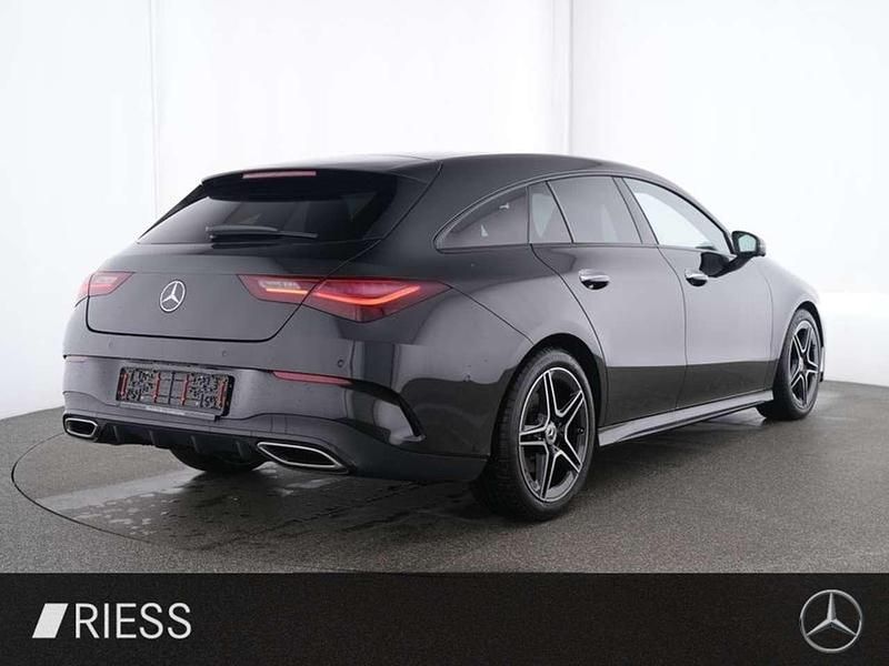 Gebraucht Mercedes CLA200 AMG 150 PS (110 kW) 2025 Metalliclack kosmosschwarz Kombi