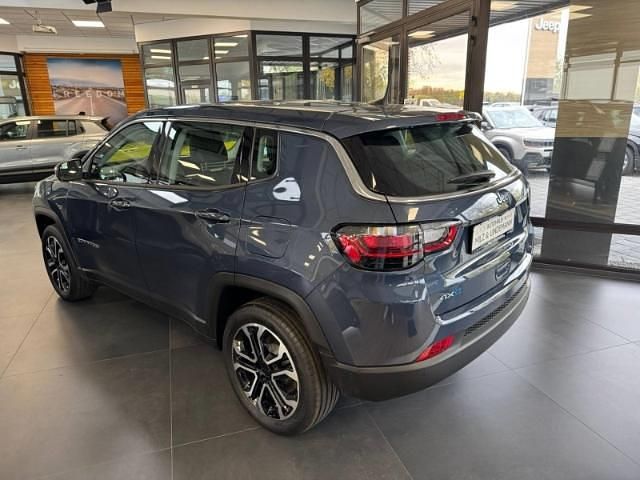 Neu Jeep Compass Altitude 131 PS (96 kW) 2025 Blau SUV